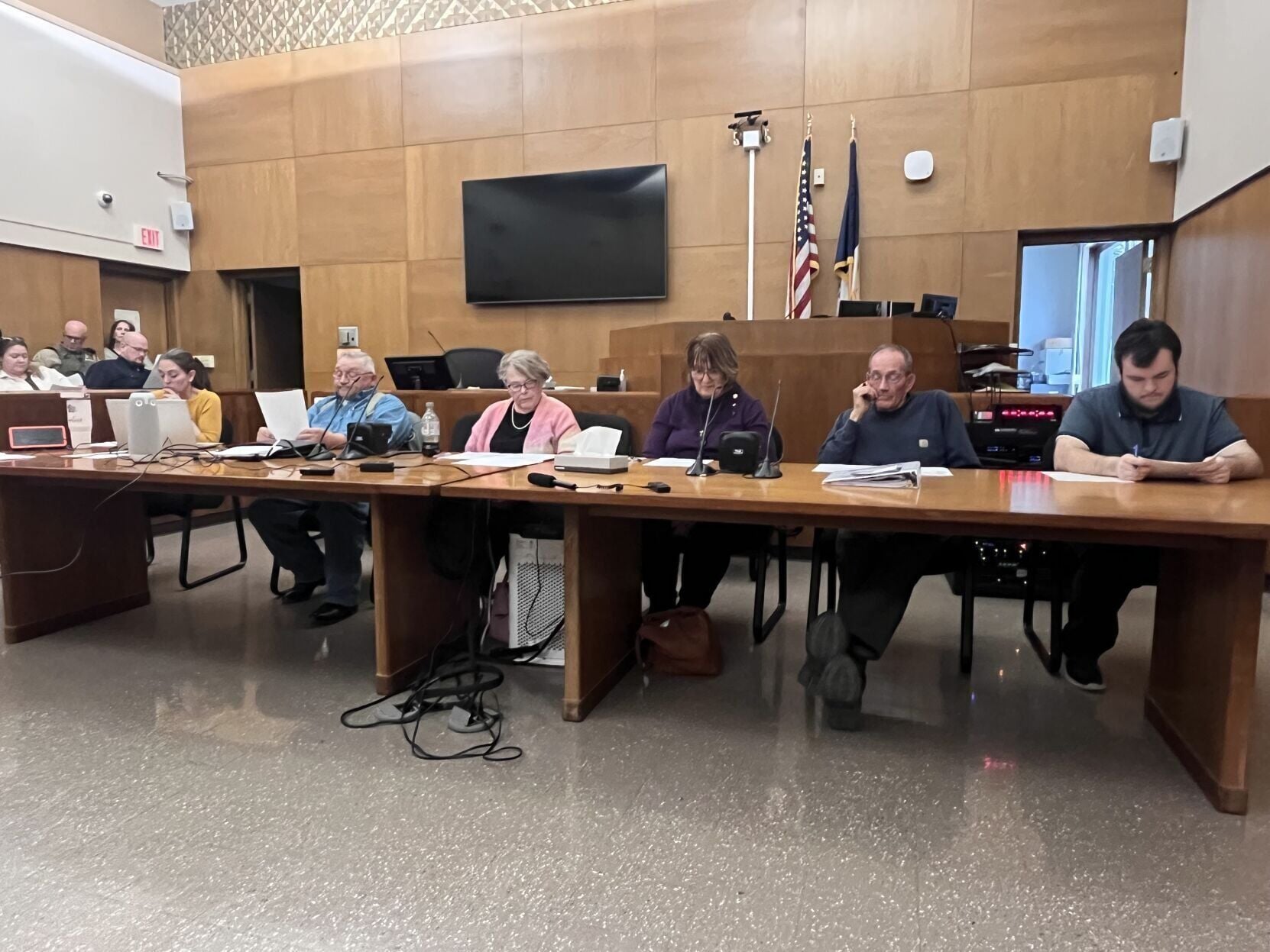 Mills County board holds public hearing after decision to fire county