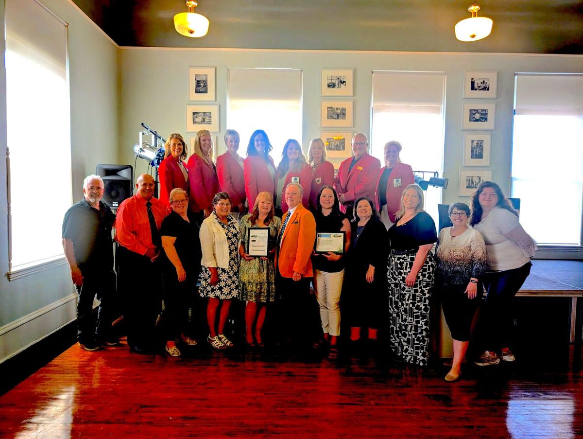 Waseca Chamber Ambassadors present Progress Award to Waseca Art Center ...
