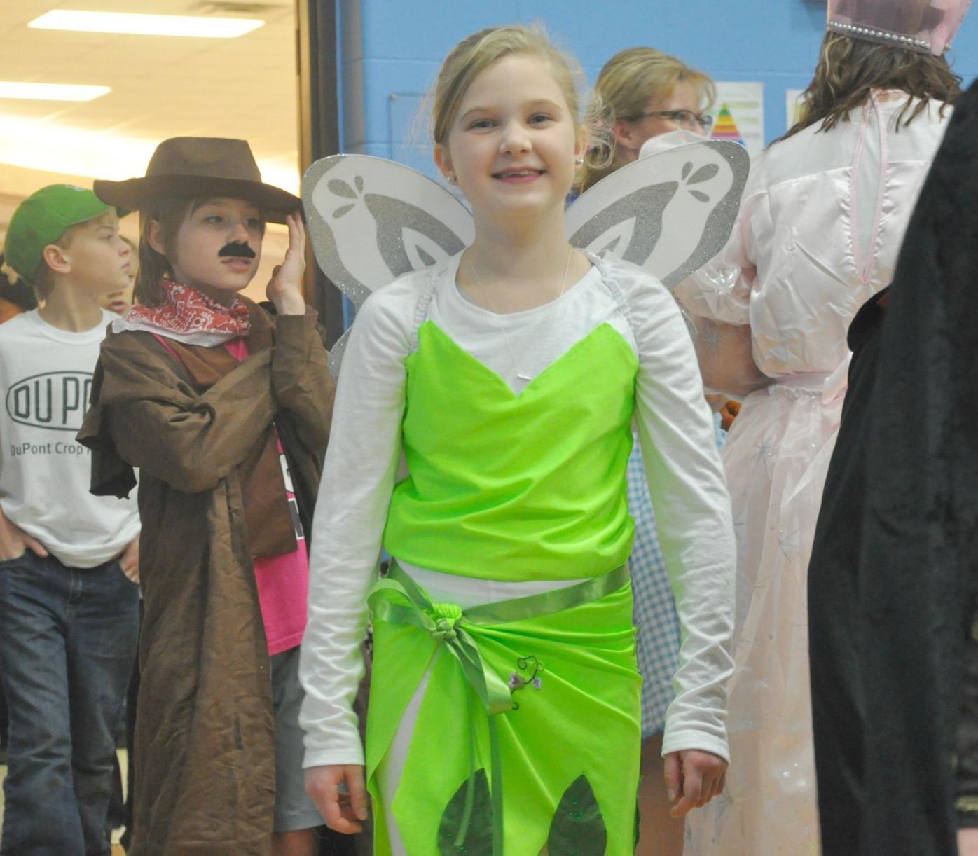 Gallery Tcu Le Center Students Prepare For Halloween With Costume Parade News Southernminn Com