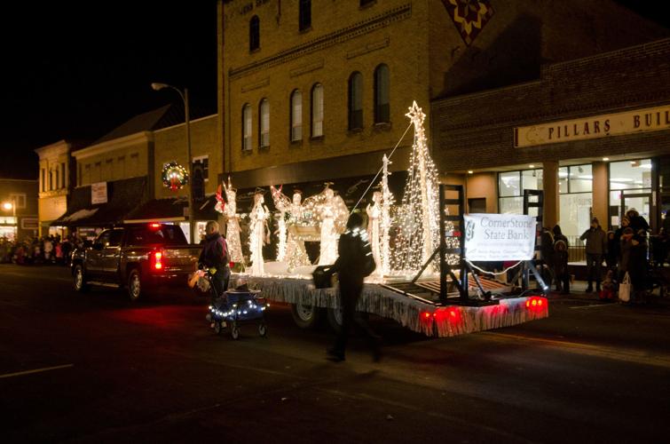 Montgomery shines bright at official kickoff to the holiday season News