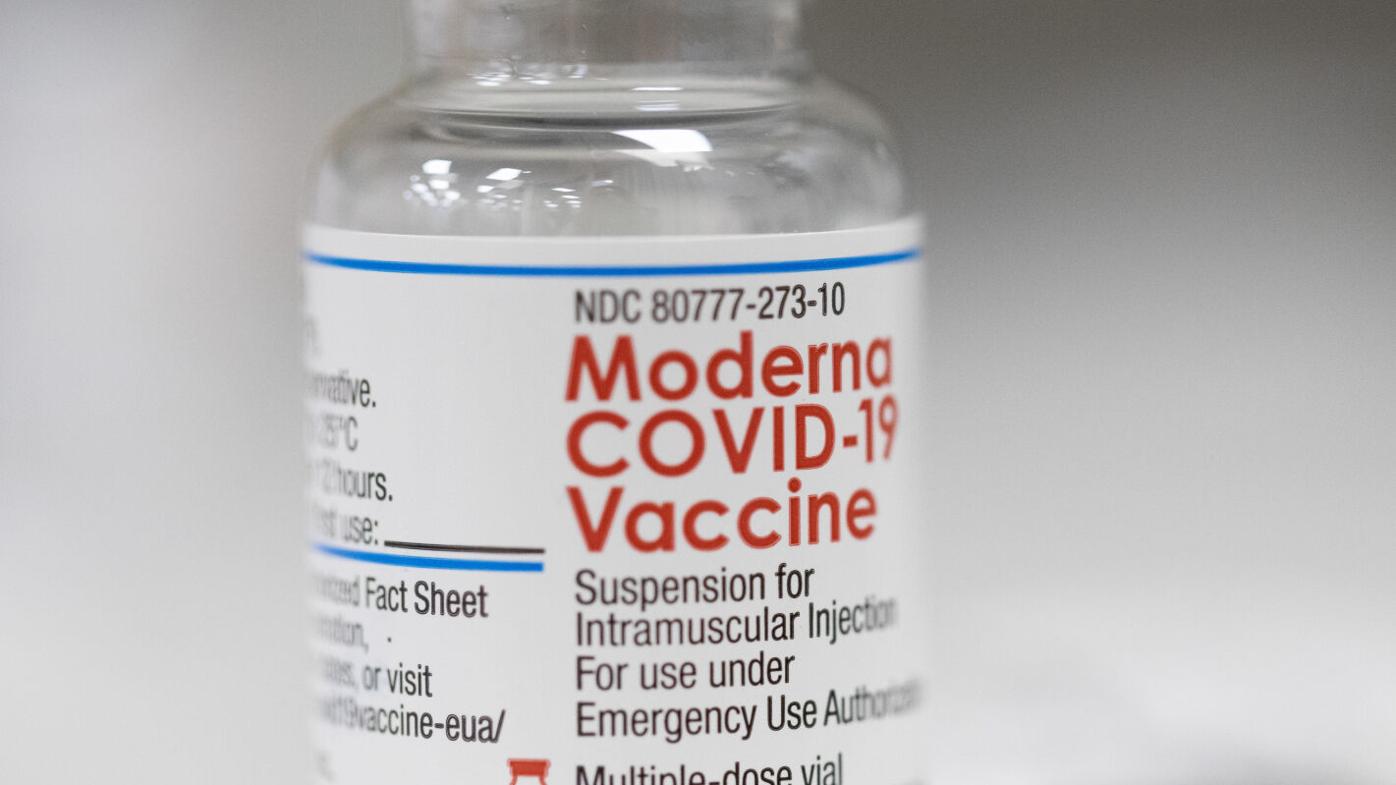 U.S. grapples with whether to modify COVID vaccine for fall