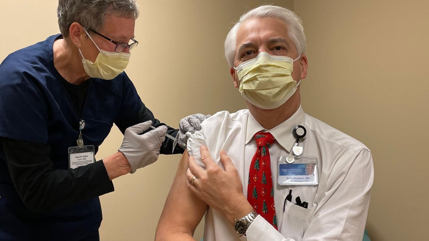 Mayo Clinic staff in Owatonna, Faribault receive COVID-19 vaccine - Vimarsana News