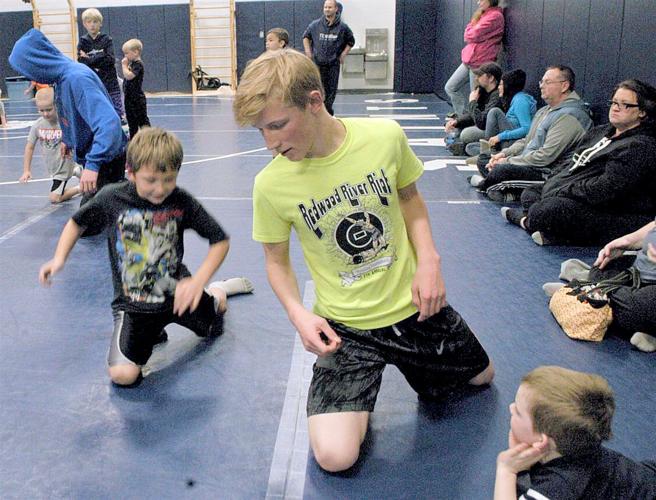 Scott Rohlfing 1st-time wrestlers learn the right moves | Sports | southernminn.com