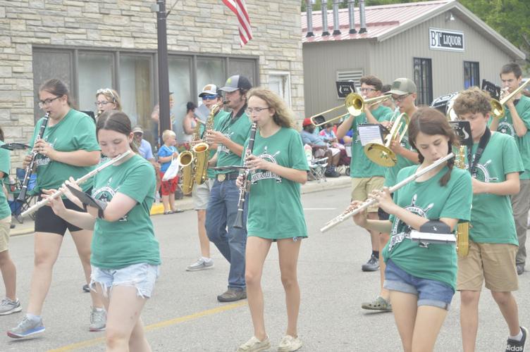 PHOTOS Hundreds flock to Elysian for flagwaving Fourth of July News