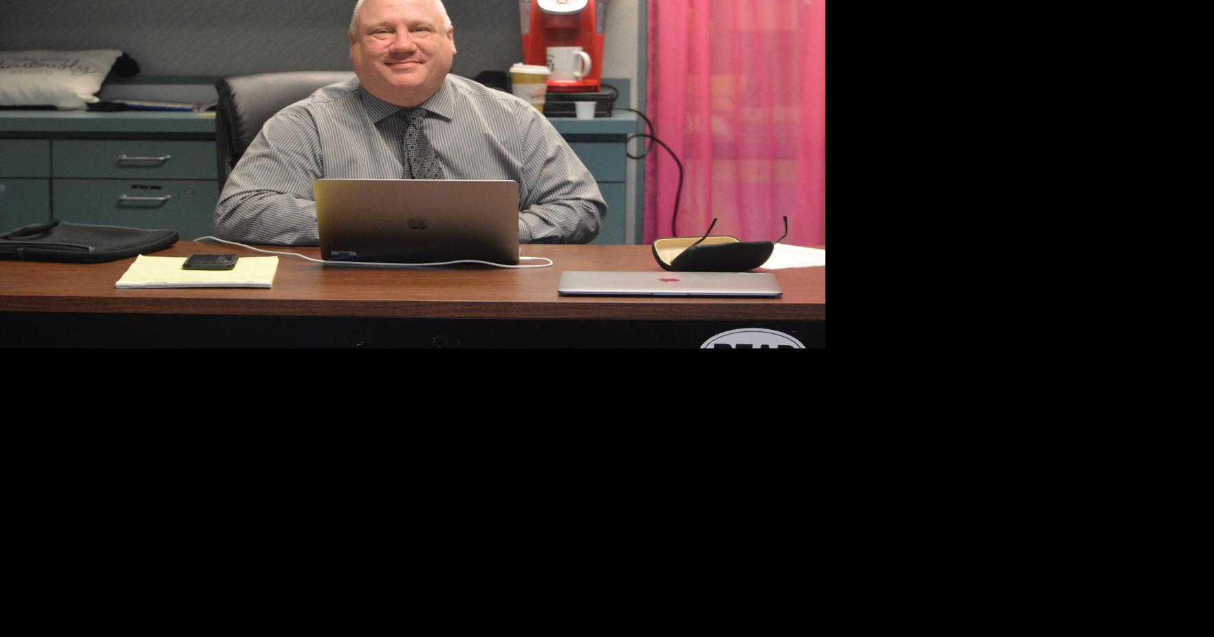 LS-H School Board forgoes superintendent search, negotiating 2-year extension with Kern