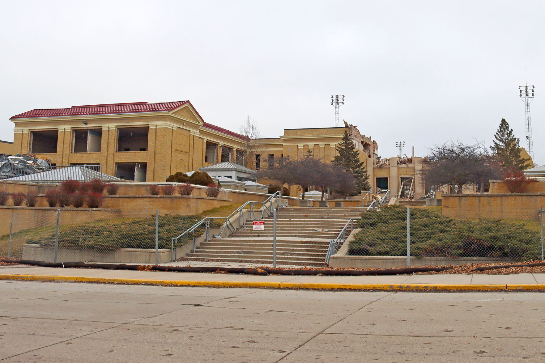 Iconic Pillars Come Down At Former High School News Southernminn Com   65bd66caebc97.image 