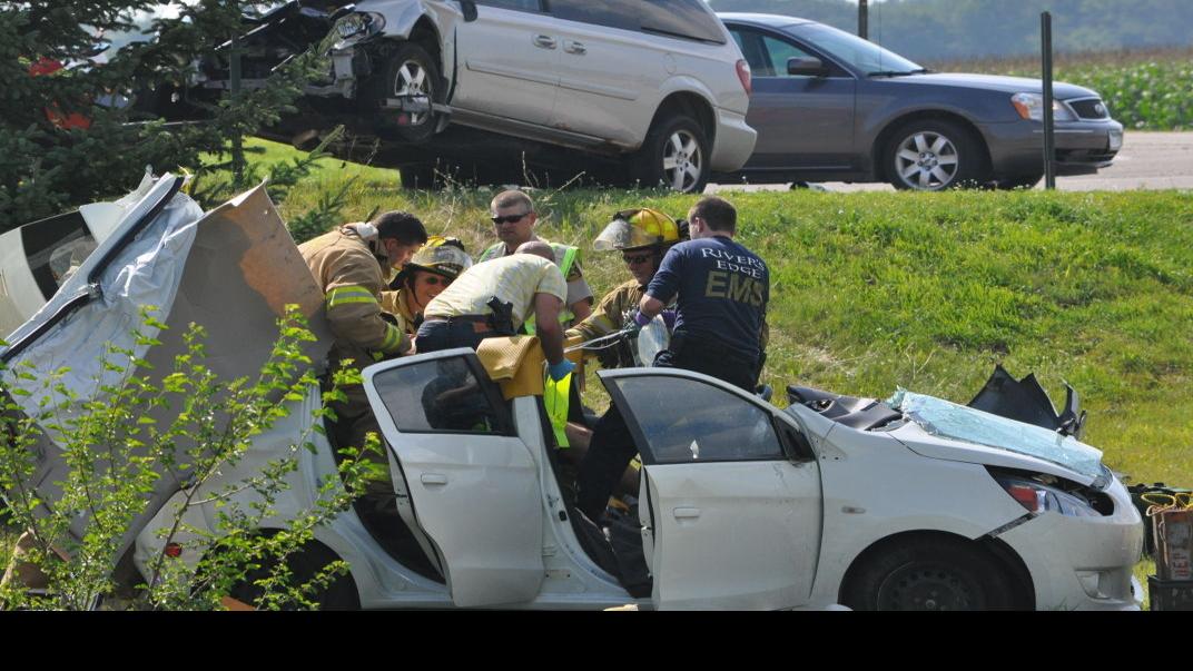 Two-car crash results in injuries in west St. Peter | News