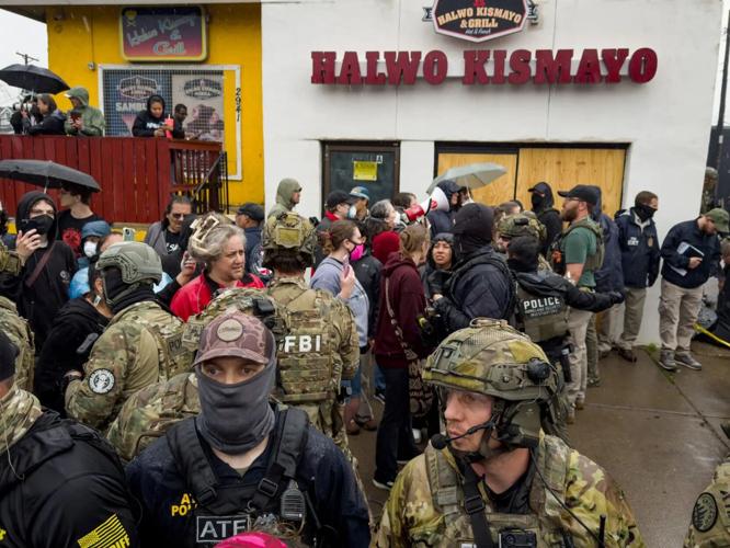 Federal law enforcement presence draws protests in south Minneapolis |  State | southernminn.com