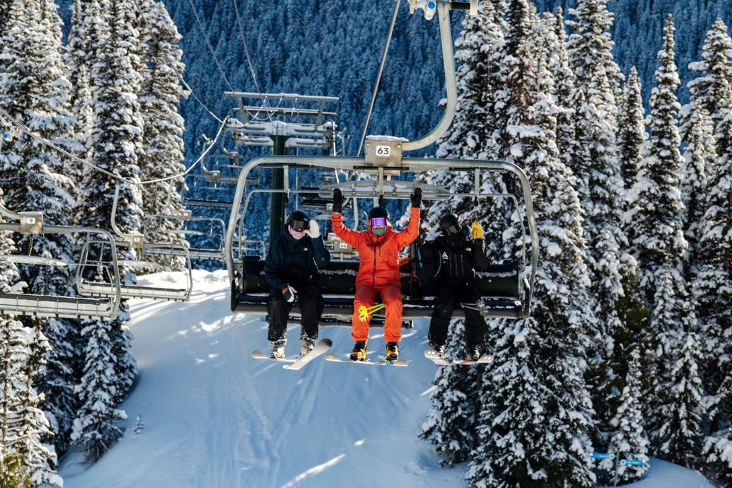 Crystal Mountain Opening to Pass Holders News