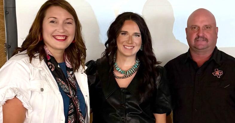 Karnes City ISD ag team shares expertise at state conference