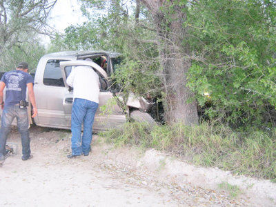 Teen driver crashes pickup into Oak tree | News | southtexasnews.com