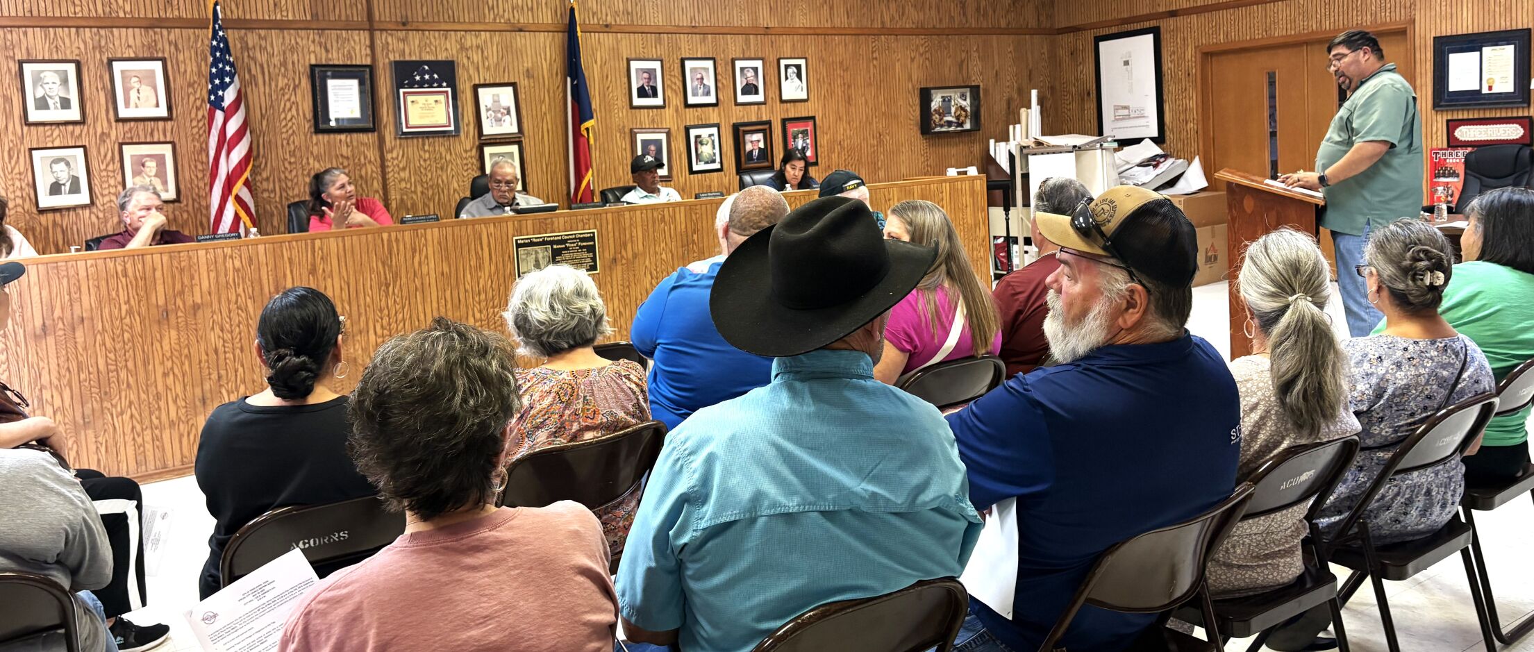 Three Rivers City Council meeting draws large and vocal crowd | The ...