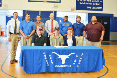 Local football champ signs with Mary Hardin-Baylor | Archives ...