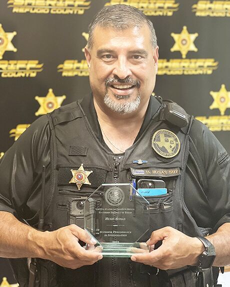 RCSO Officer Awarded For Role In Jailing Gun Smugglers | Refugio County ...