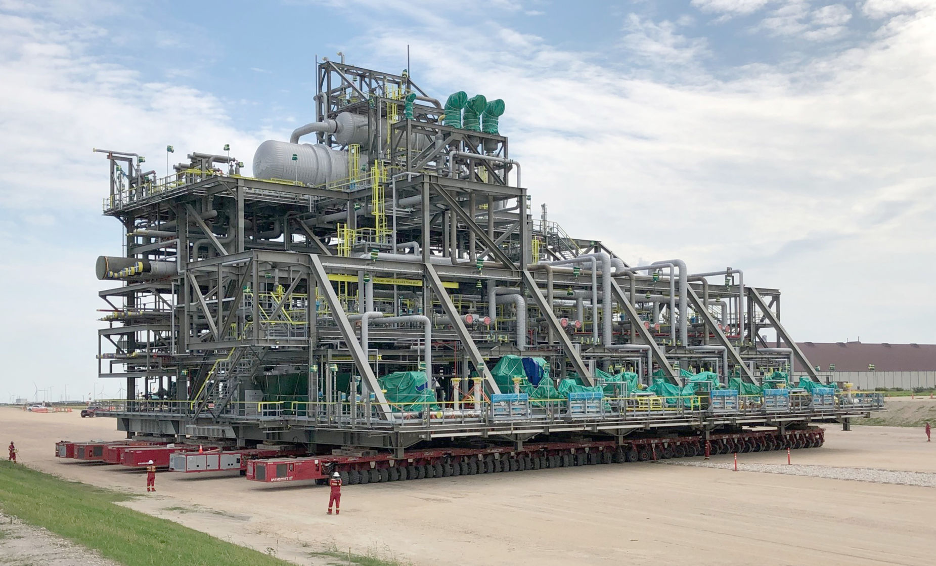Massive modules move into Gregory overnight with the biggest yet