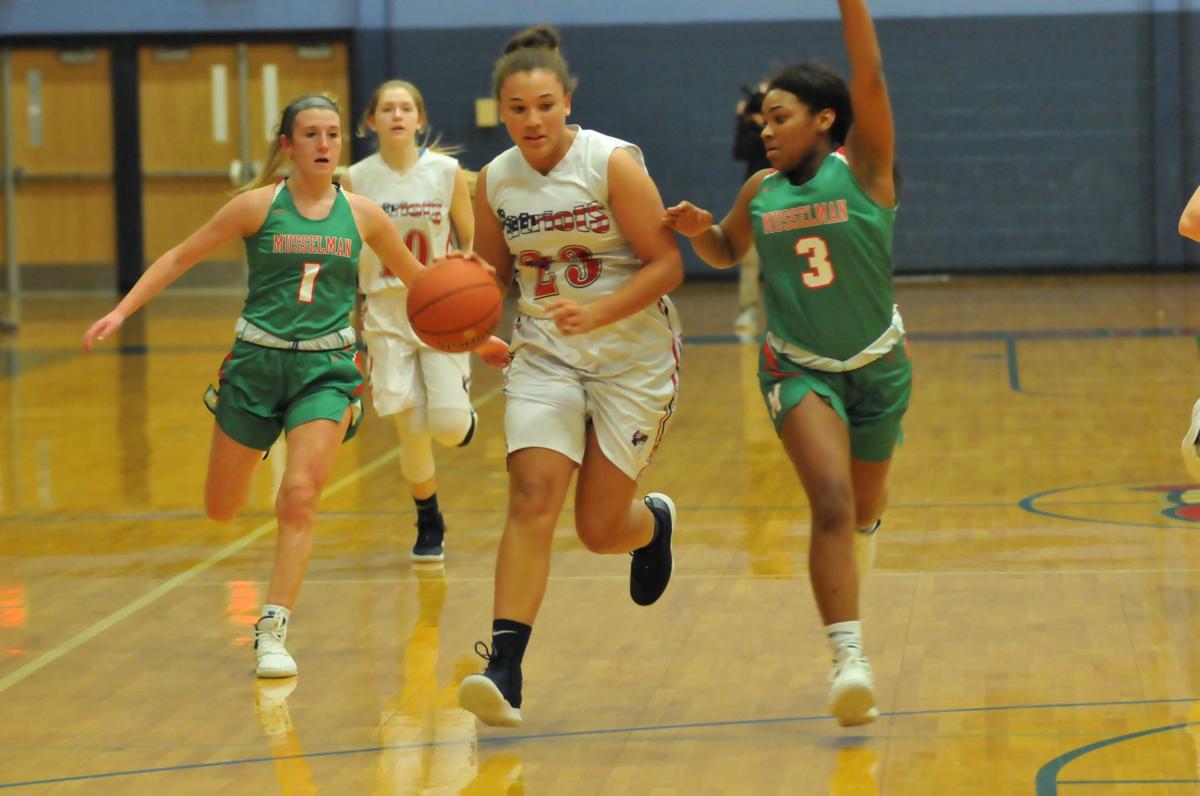 No 15 Washington Edges Hedgesville On Road Sports