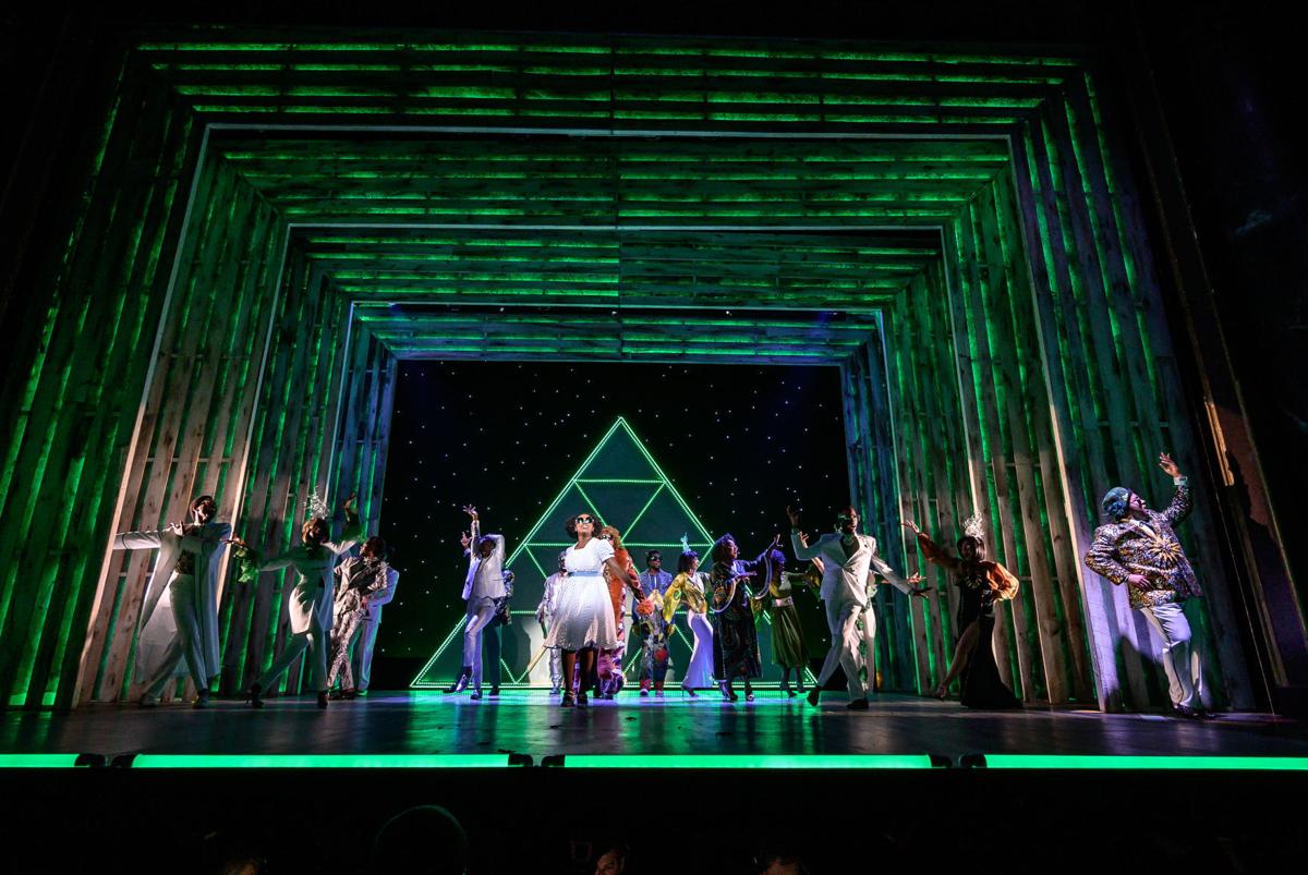 Theater review 'The Wiz' brings bigtime Broadway spectacle to