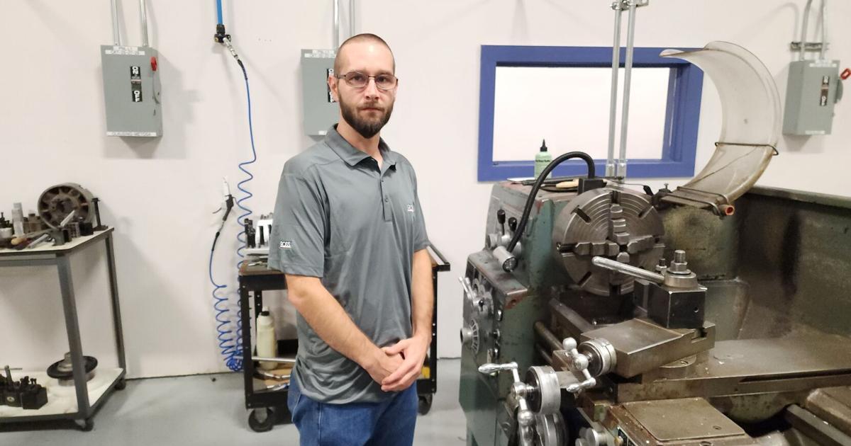 Program Mitra Teknologi Pathways Baru dengan Ross Industries memiliki lulusan pertamanya Program Mitra Teknologi Pathways Baru dengan Ross Industries memiliki lulusan pertamanya