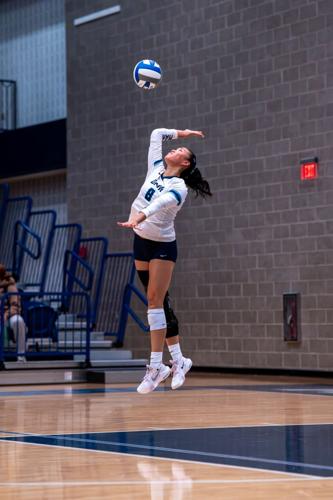 UMW Volleyball Sweeps EMU, Regent in Saturday Tri-Match