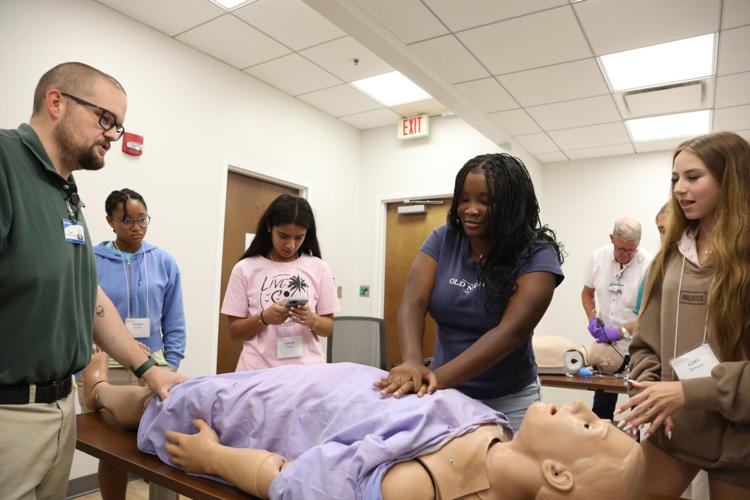UMW Summer Enrichment Program Gives High-Schoolers a Sneak Peek at College Life