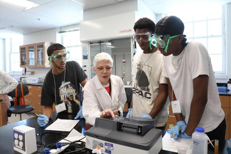 UMW Summer Enrichment Program Gives High-Schoolers a Sneak Peek at College Life