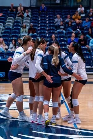 UMW Volleyball Splits Saturday Matches at Washington and Lee