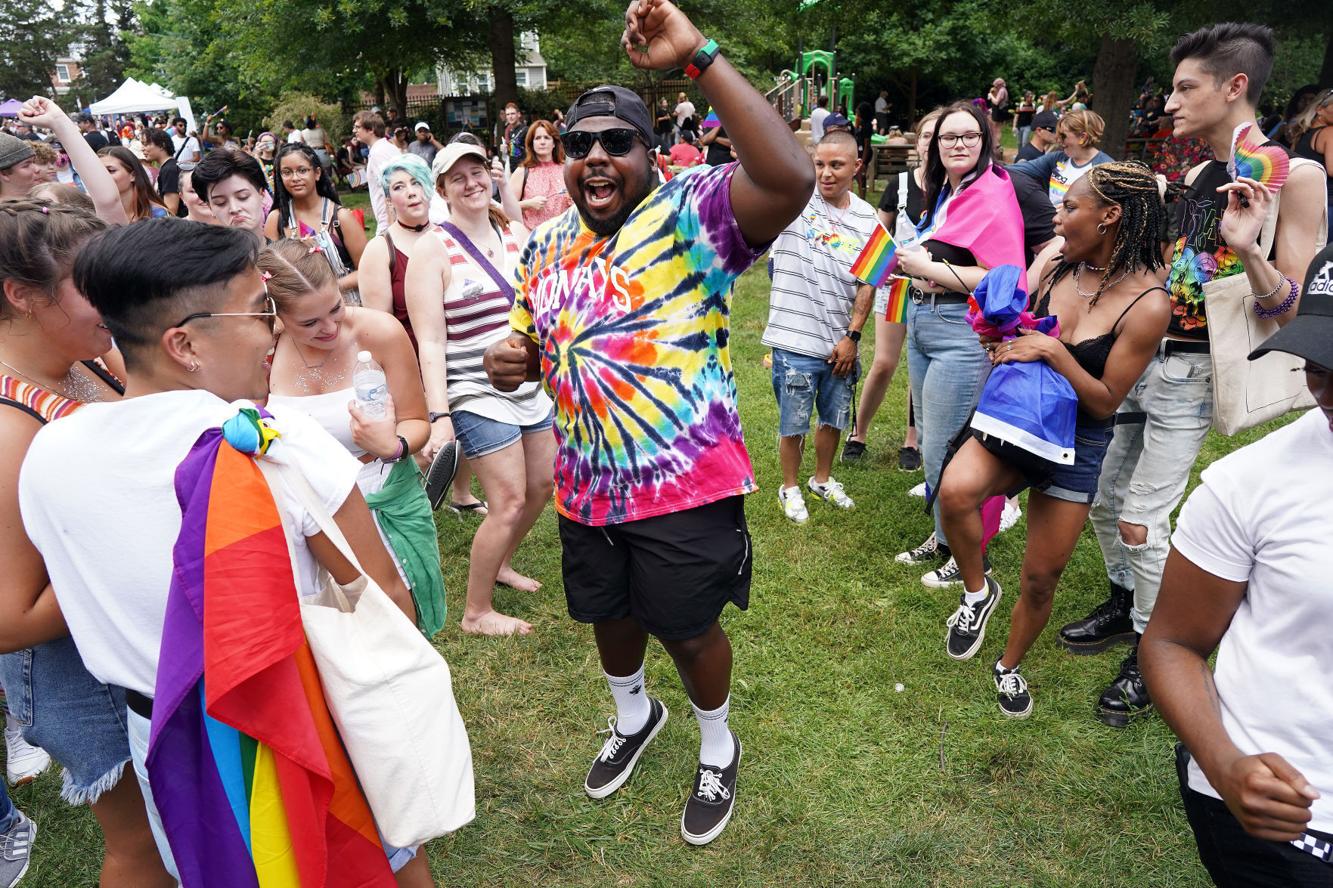 Thousands participate in Fredericksburg Pride parade