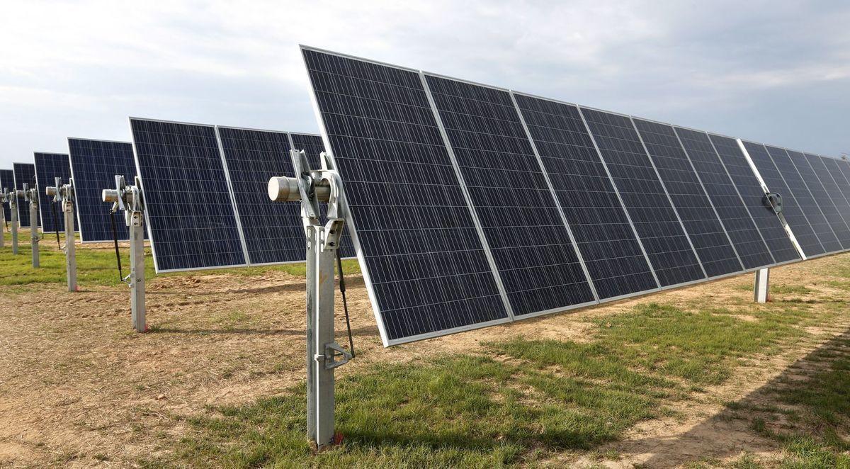Utility-scale solar power plants