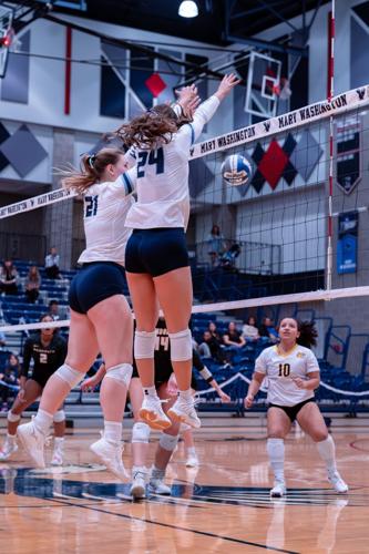 UMW Volleyball Splits Saturday Matches in Pennsylvania