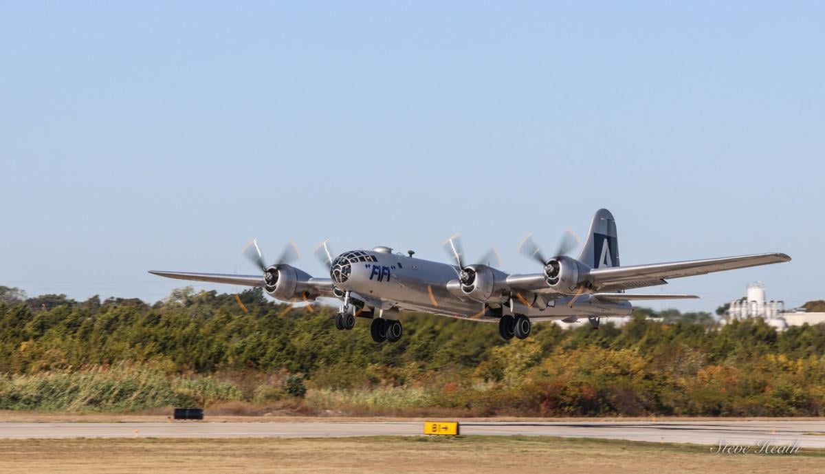On Friday Aerial Tribute To Wwii S Heroes Will Buzz D C S National Mall Latest News Starexponent Com