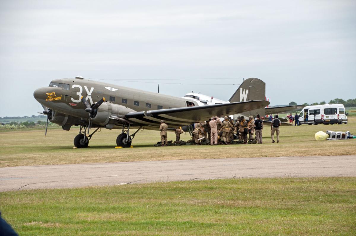 On Friday Aerial Tribute To Wwii S Heroes Will Buzz D C S National Mall Latest News Starexponent Com