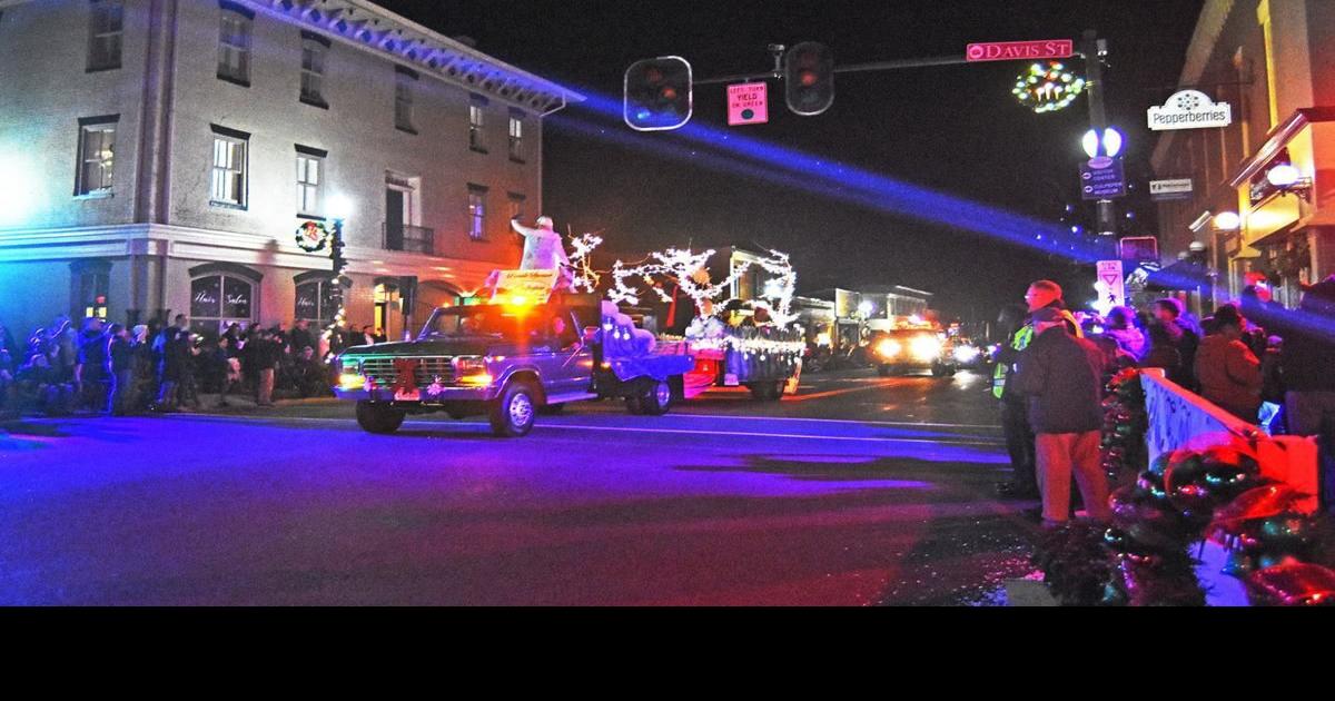 Fredericksburg Va Christmas Parade 2022 Holiday Season Marches In With Christmas Parades | Latest News |  Starexponent.com