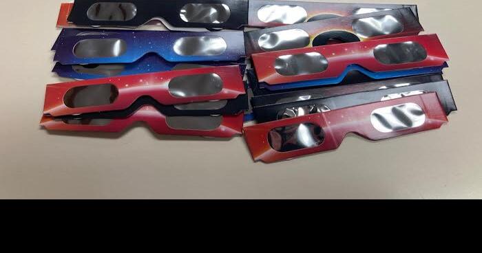 Putnam County Library warning on eclipse glasses they distributed