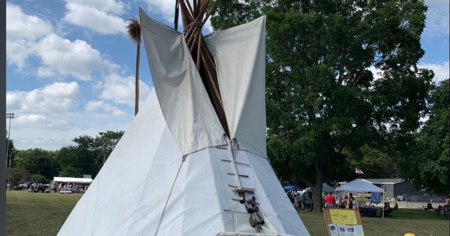 Starved Rock Pow Wow draws crowd in Utica Saturday