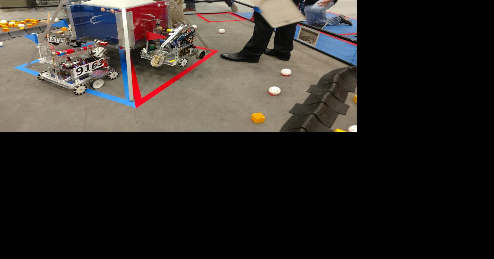 Robots crowd the IVCC gym floor Saturday | Classic Hits 103.9 WLPO ...