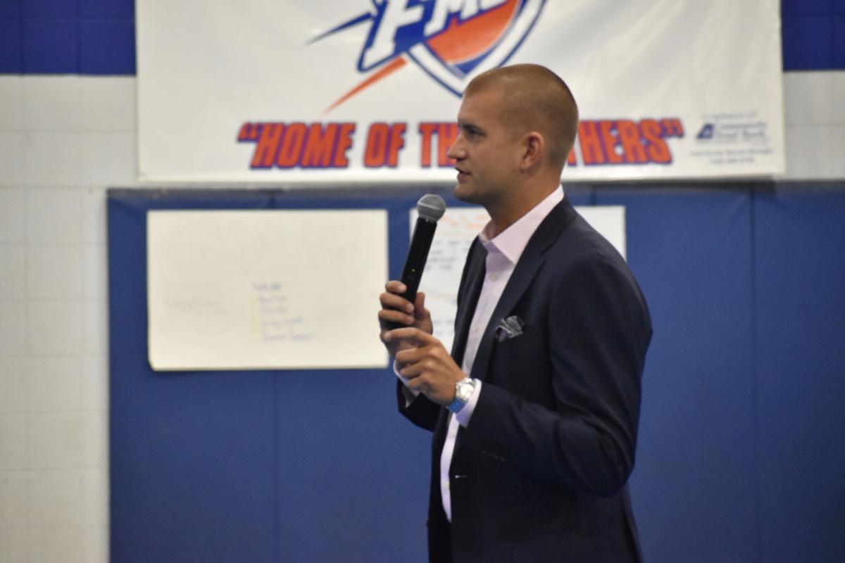 Uk Assistant Basketball Coach Motivates Fis Teachers Frankfort