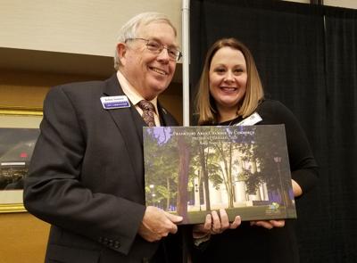 020820_ChamberPresidentsAward_ml.jpg