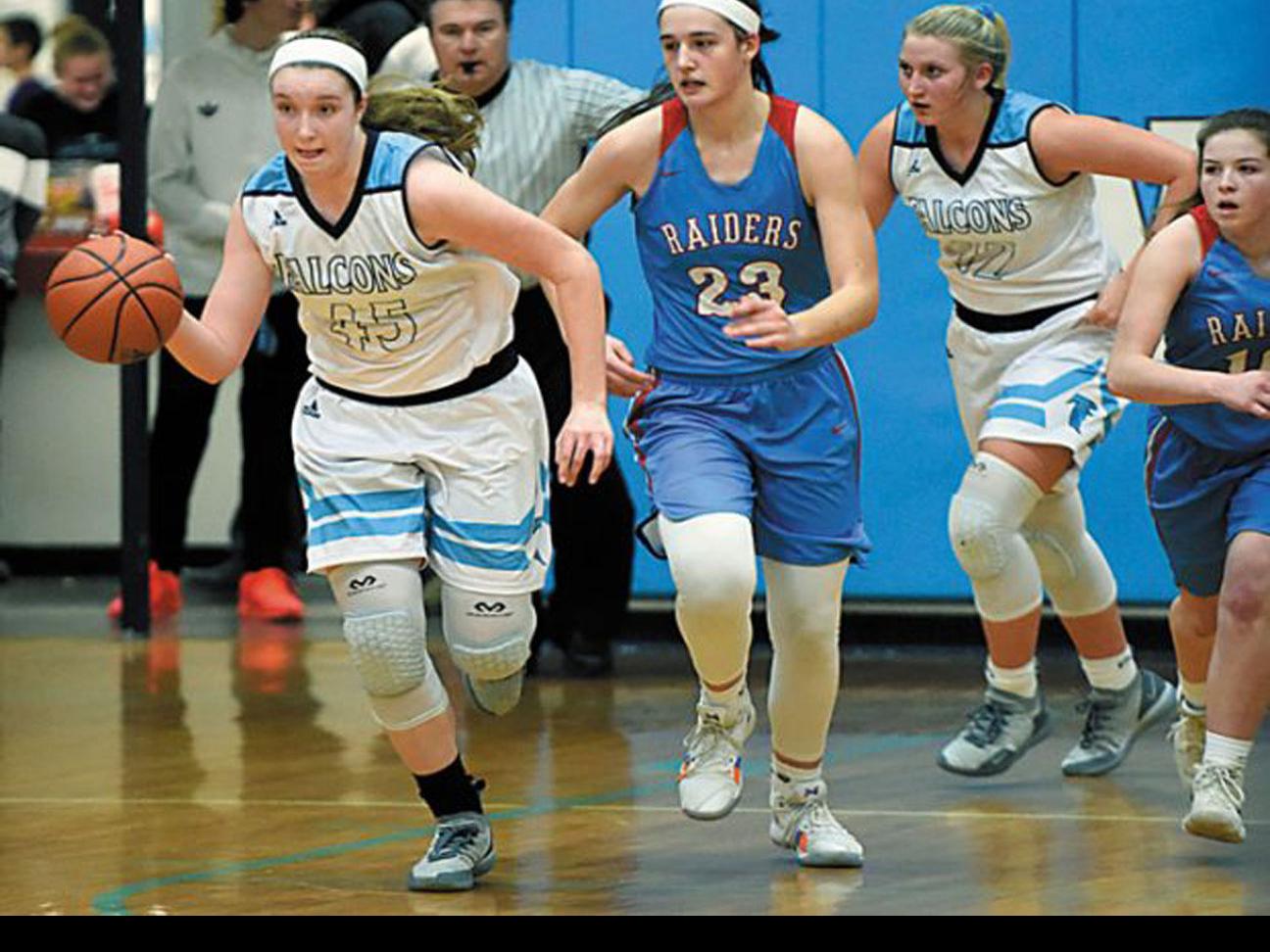 High School Basketball Lalonde Gets Her 1 000th Point As Raiders