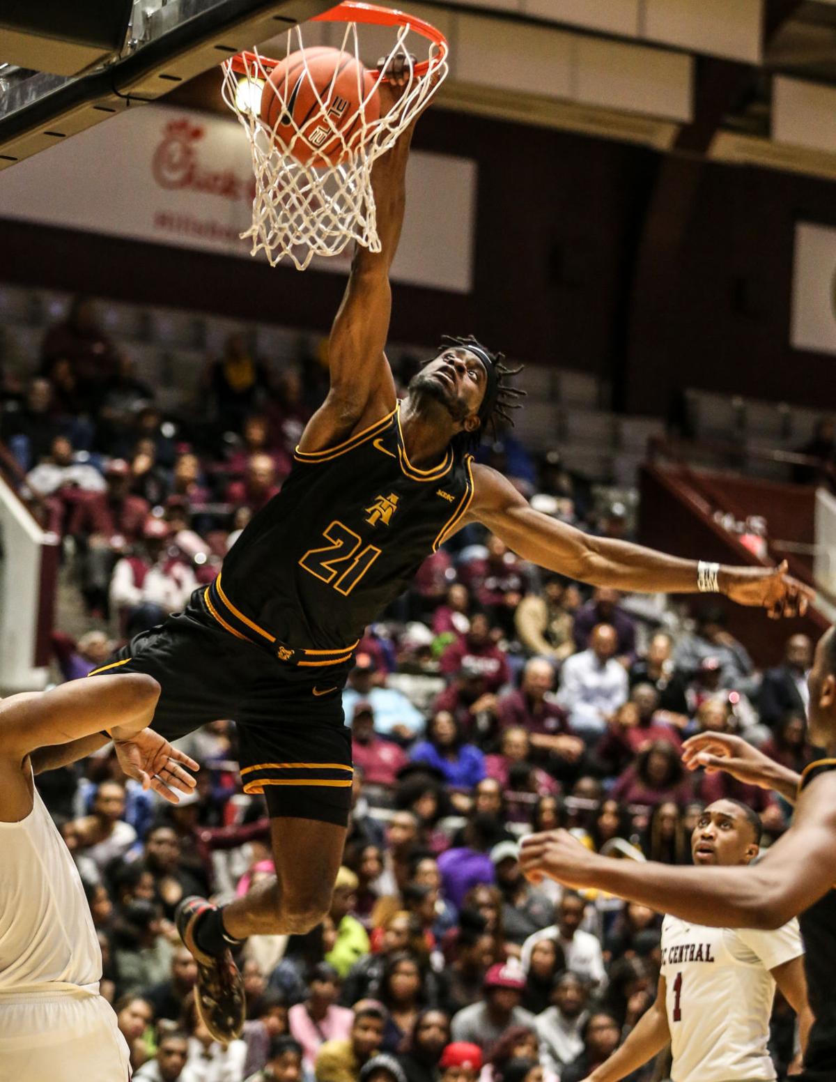 Aggies Will Jones Named Meac Coach Of The Year 3 A T Players