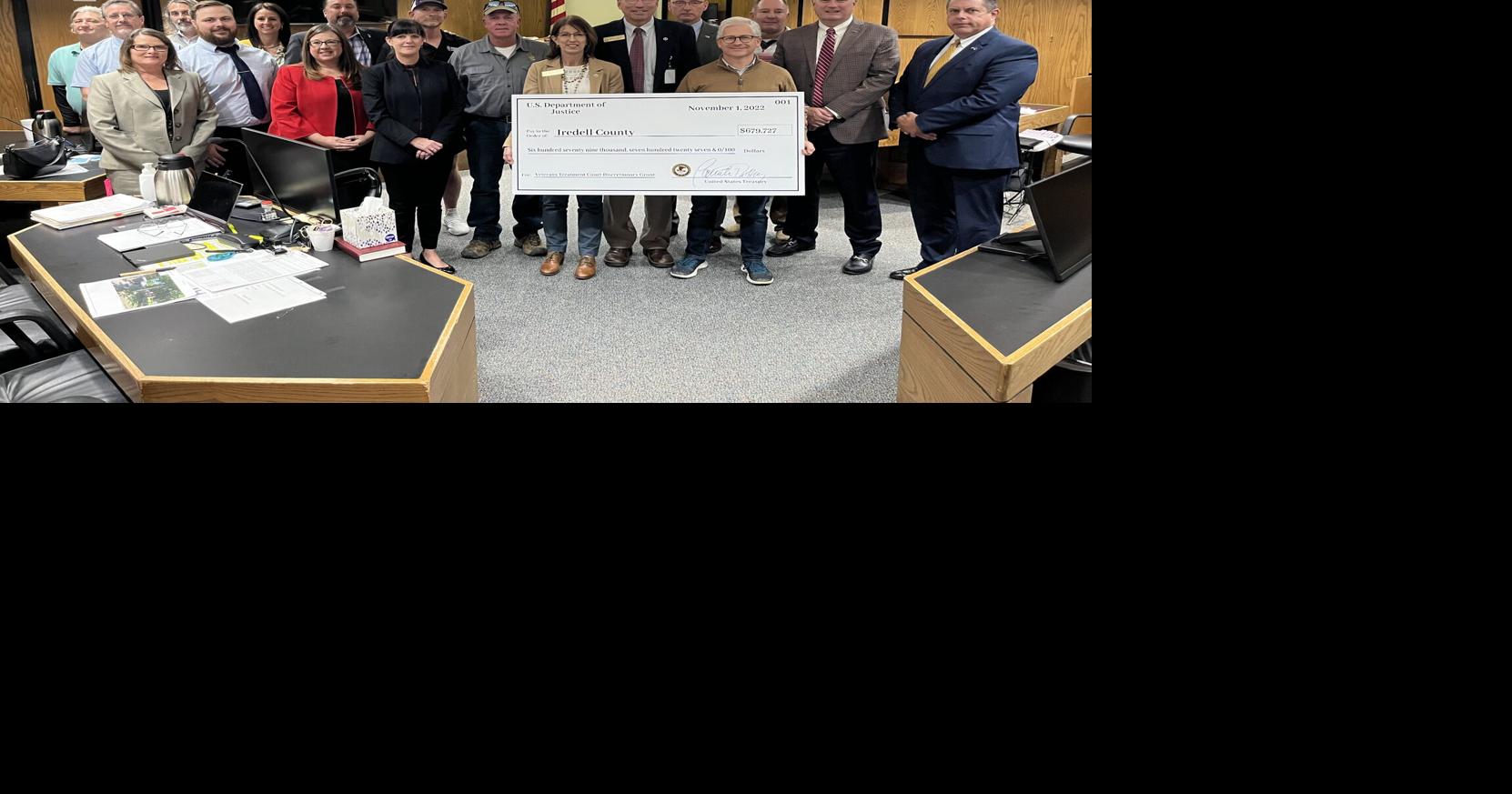 Rep. McHenry presents grant for courts to offer alternatives to some veterans