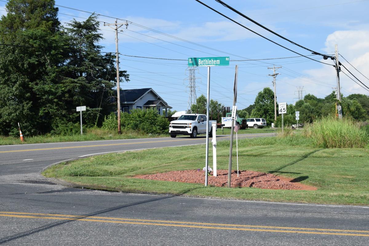 Neighborhood concerned about plans to close road near airport