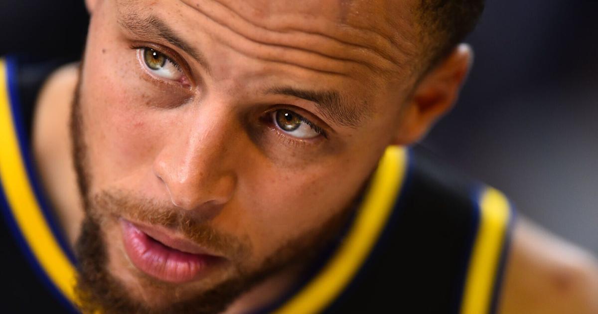 After 13 years in NBA, Warriors' Steph Curry graduates from Davidson College