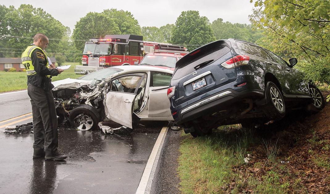 Two hurt in Troutman crash involving three vehicles News