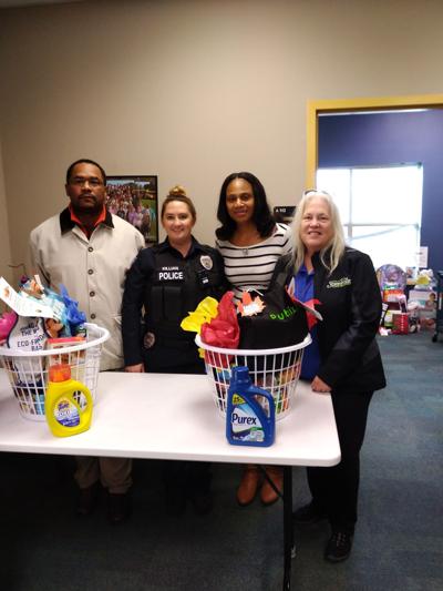 Statesville Police Department assists in turkey basket ...