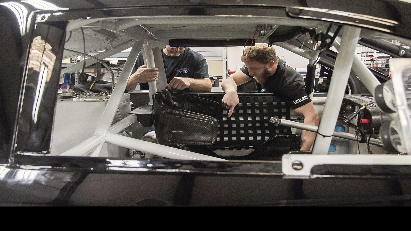 Nascar Jeffrey Earnhardt Hopes To Live Up To Family Legacy At