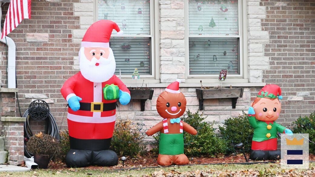 Most Santa Claus inflatables are intended for use in your front or backyard. As such, they should be made with certain characteristics like sturdy material and a water-resistant finish. These characteristics will help them endure.