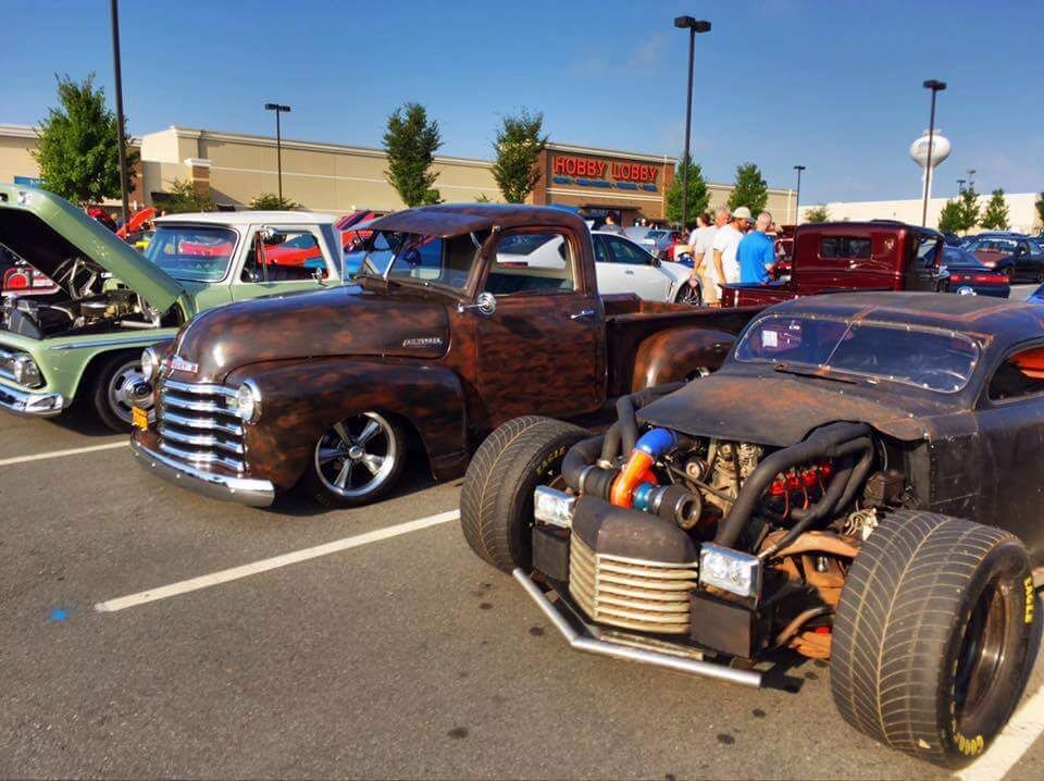 Lake Norman car club gives ‘gear heads’ a place to gather, help