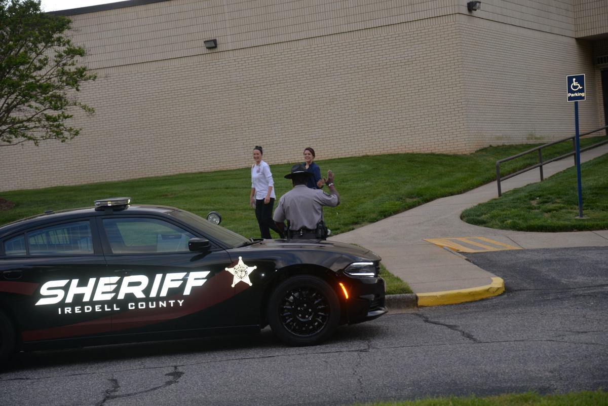 Showing Support Iredell Sheriff S Office Deputies Express Appreciation At Both Statesville Hospitals Local News Statesville Com