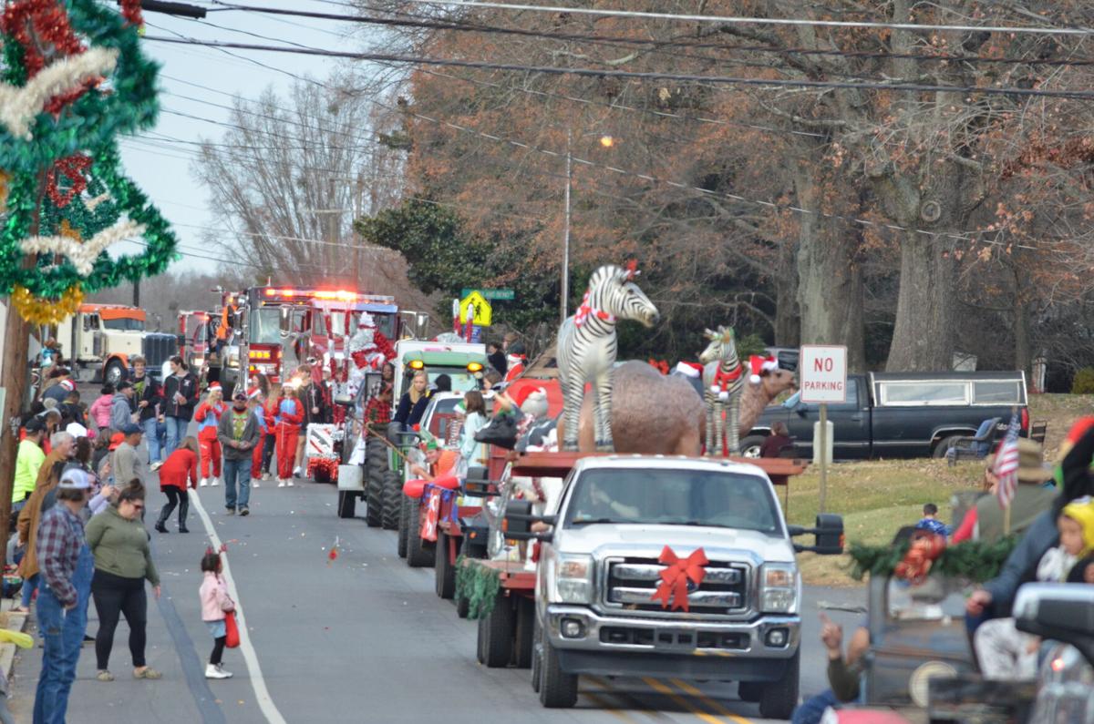 Pace Fl Christmas Parade 2022 Watch Now: Harmony Christmas Parade Returns To Spread Holiday Spirit |  Local News | Statesville.com