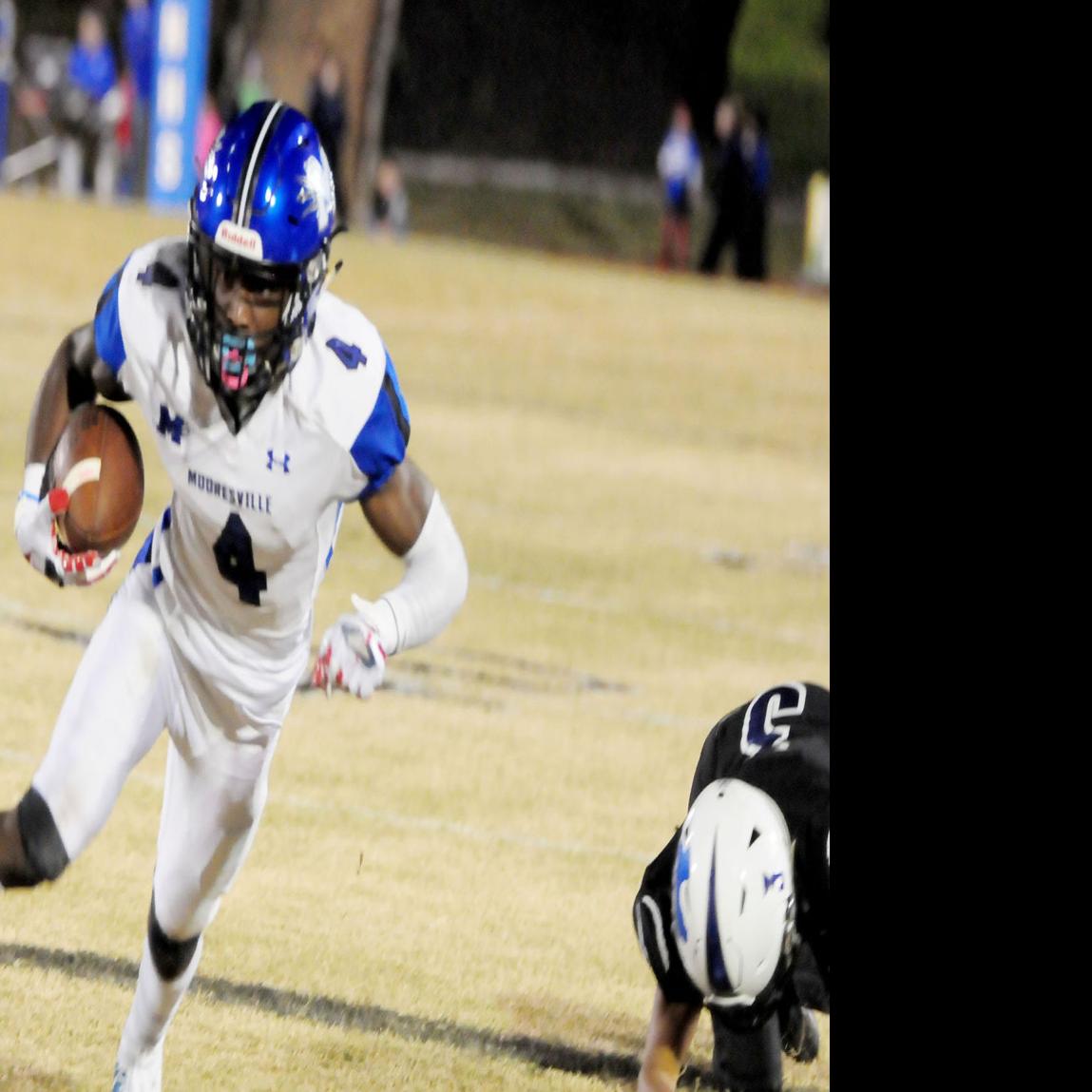 High School Football Mooresville Prevails In Defensive Battle